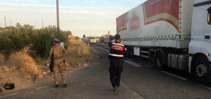 1 SOLDIER KILLED, 14 INJURED IN BUS CRASH IN SOUTHEASTERN TURKEY