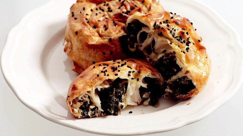Ispanaklı Peynirli Gül Böreği