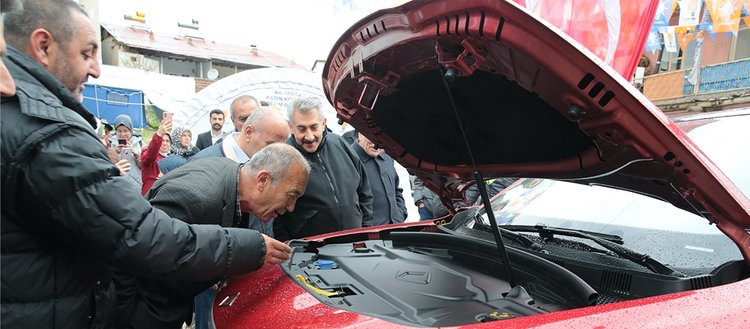 Türkiye’nin yerli otomobili Togg’a Kahramanmaraşlılar ilgi gösterdi