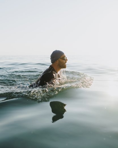 Yüzme eklemler için neden güvenlidir?