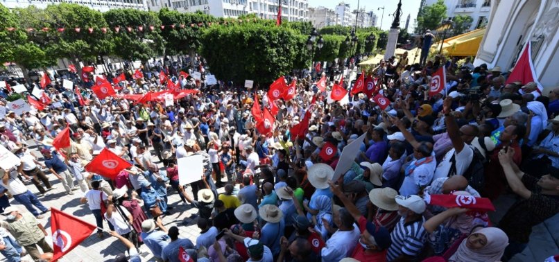 HUNDREDS PROTEST AGAINST TUNISIA CONSTITUTION AHEAD OF VOTE