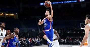 Anadolu Efes beat Darüşşafaka in EuroLeague play
