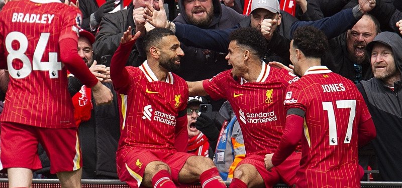 Liverpool leave it late to beat West Ham as Salah breaks Premier League record