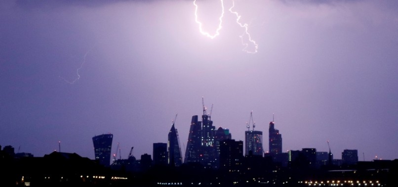TRAVEL AT LONDON AIRPORT DISRUPTED AS HUGE LIGHTNING STORMS STRIKE UK OVERNIGHT