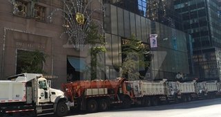 Trump’a kum yüklü kamyonlarla güvenlik önlemi alındı