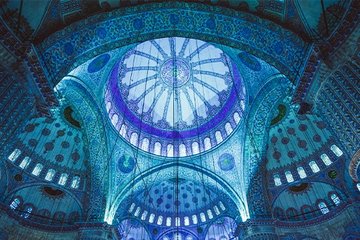 Kainatın nuru Efendimiz’in SAV dünyaya teşrifi: Mevlid
