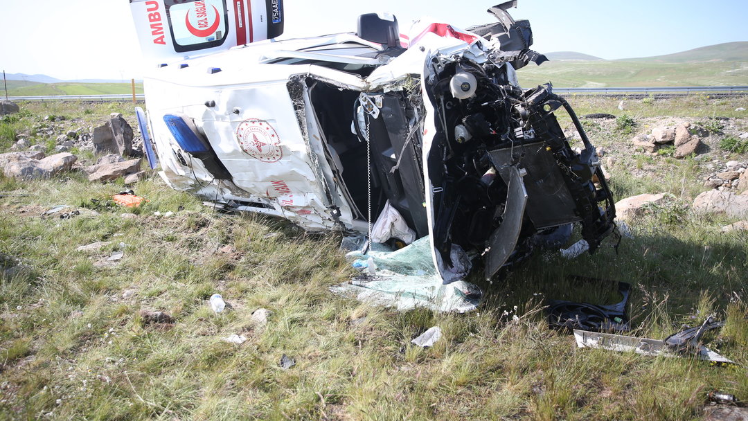 AMBULANS TAKLA ATTI