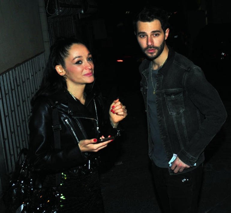 Hakan Sabancı şarkıcı Alya ile Bebek’te buluştu samdan