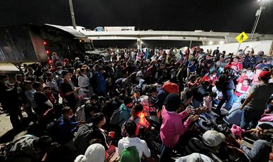 Migrant caravan sets off to U.S. from Honduras, risking new tensions
