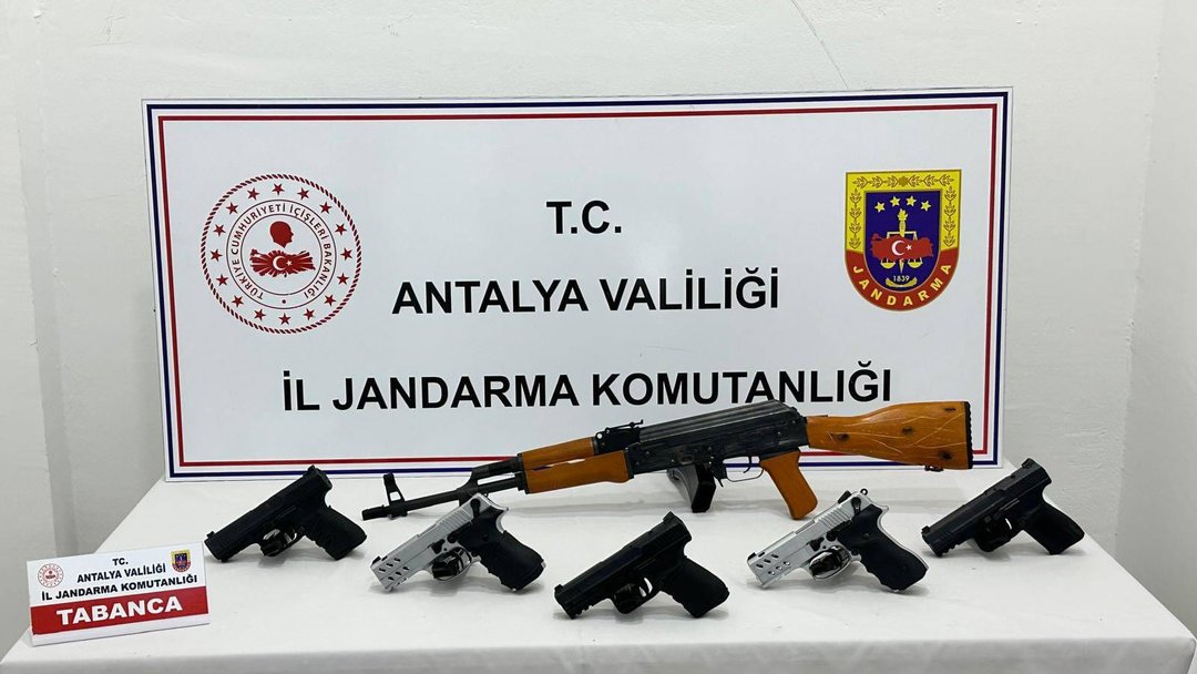 SİLAH KAÇAKÇILARINA OPERASYON