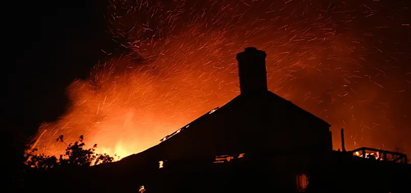 CALIFORNIA WILDFIRE FORCES THOUSANDS TO EVACUATE, BURNS 570 ACRES