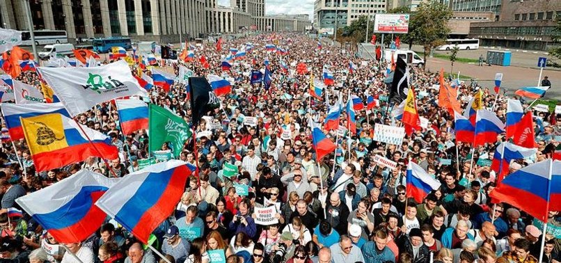 OVER 20,000 RALLY IN MOSCOW AS ELECTION ANGER BOILS OVER