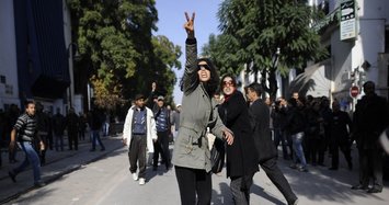 Tunisians protest activists' arrest, decline in economy