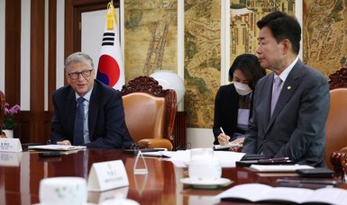 Bill Gates urges S.Korea to increase aid for global health