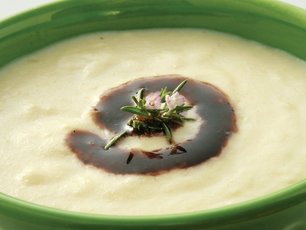 Böğürtlen Sirkeli Bademli Pırasa Çorbası