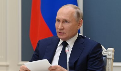 Putin signs law requiring tech giants to open offices in Russia