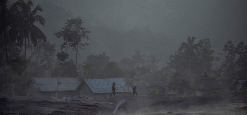 More people flee after eruption of Indonesia's Mount Semeru