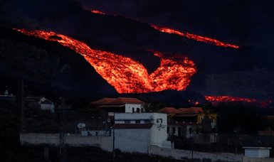 LIVE | More buildings in La Palma destroyed as lava flows continue