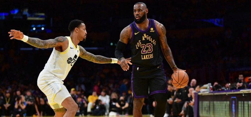 LEBRON JAMES TOPS 39,000 POINTS AS LAKERS ROUT JAZZ