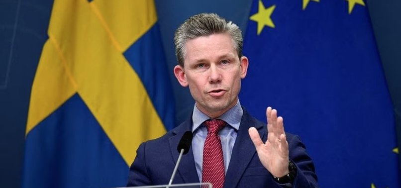 SWEDEN OPEN TO SENDING LEOPARDS TO UKRAINE, DEFENCE MINISTER SAYS - TT NEWS AGENCY