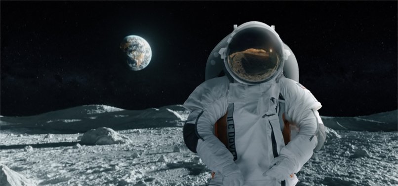 NASA AWARDS CONTRACT FOR NEW SPACESUITS TO TWO US COMPANIES