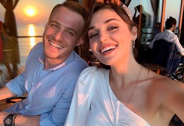 Hande Erçel ve Kerem Bürsin aşkına aile onayı