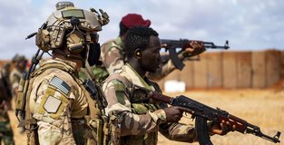 Somalia suspends, detains members of US-trained unit for theft