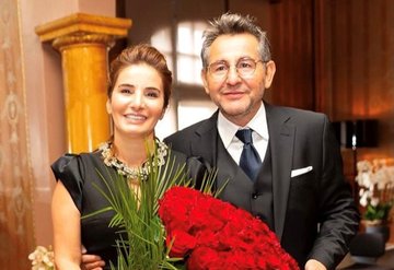 10 günlük eşiyle resmi törende