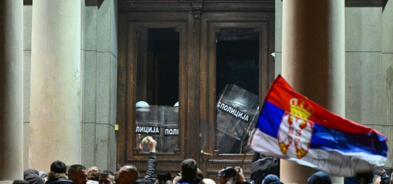 CLASHES AT LATEST PROTESTS AGAINST LOCAL ELECTION RESULTS IN BELGRADE