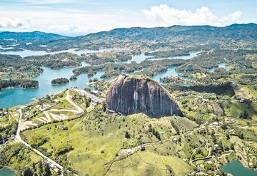 Kolombiya’da rengarenk bir kasaba Guatape