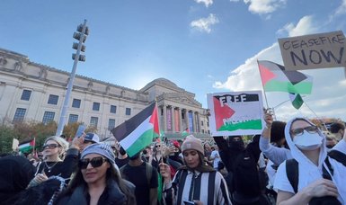 Thousands of pro-Palestinian protesters pour into New York streets to condemn massacres committed by Israel in Gaza Strip
