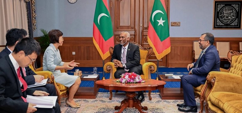 Les chefs de la diplomatie chinoise et maldivienne se rencontrent à Pékin