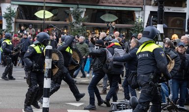 Thousands gather in Amsterdam despite demonstration ban