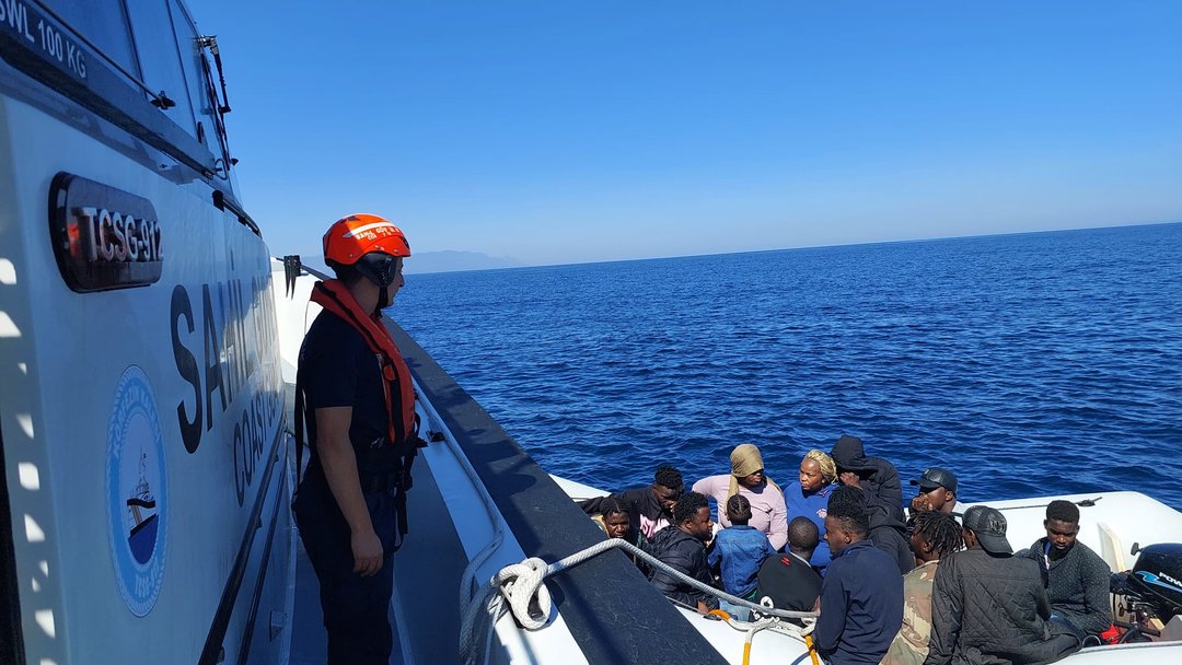 İZMİR’DE KAÇAK GÖÇMEN OPERASYONU
