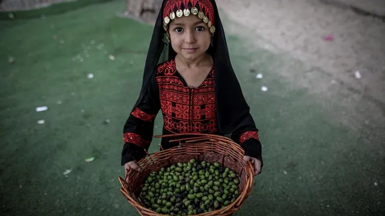 Children keep their traditions alive in Gaza on Palestinian Heritage Day