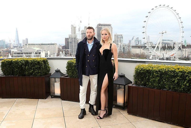 JENNİFER LAWRENCE İLE JOEL EDGERTON AŞK MI YAŞIYOR?