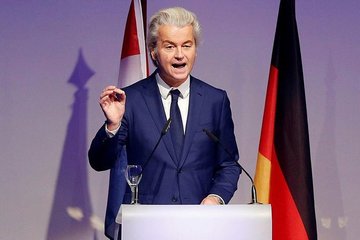 Hollanda’da kriz giderek büyüyor