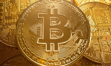 Bitcoin loses over 25% in 6 days, hovering at lowest in 10 months