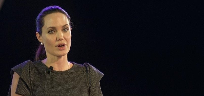 ANGELINA JOLIE URGES WORLD COMMUNITY TO DO MORE FOR PAKISTANS FLOOD VICTIMS