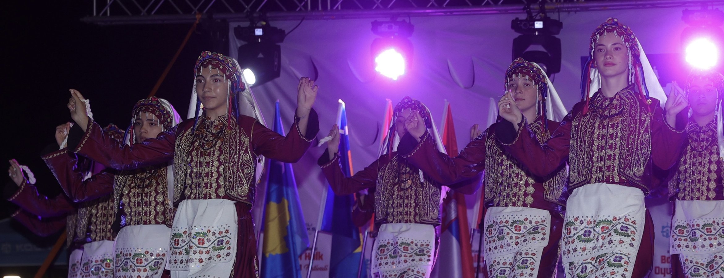 Kocaeli 2. Uluslararası Balkan Halk Oyunları Festivali başladı