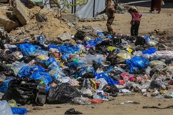 Gazze’de toplanamayan çöpler ve çevre krizi