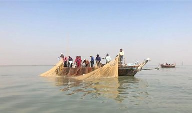 Pakistan arrests 16 Indian fishermen for trespassing
