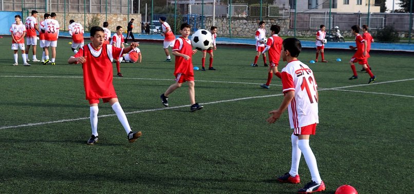 TURKISH, SYRIAN CHILDREN MAKE FRIENDS THROUGH FOOTBALL