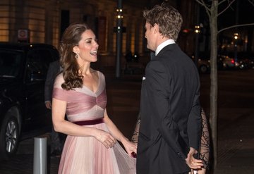 Kate Middleton’ın gala şıklığı