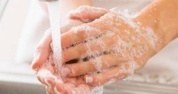 'Wash hands to ward off virus, but use moisturizers to protect skin'