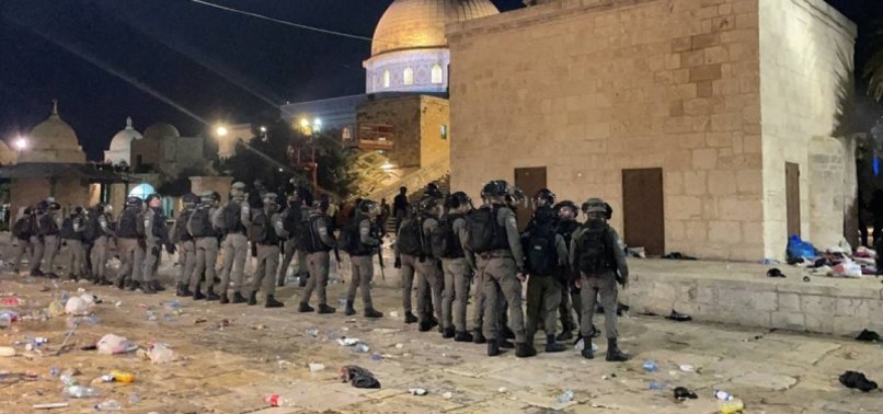 ISRAELI POLICE ATTACK MUSLIM WORSHIPPERS AT AL-AQSA MOSQUE WITH STUN GRENADES