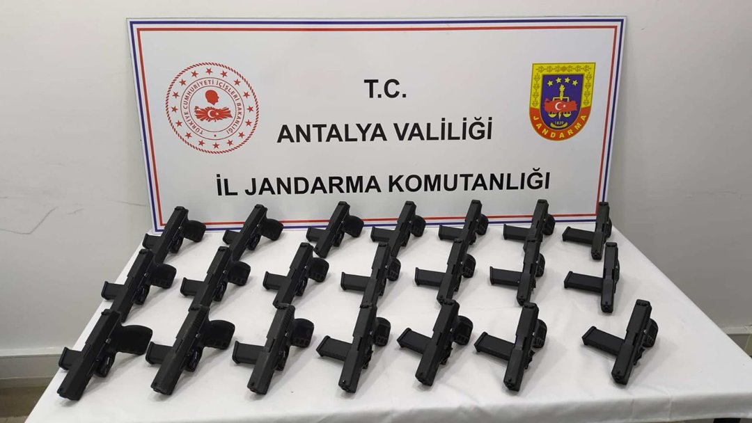 ANTALYA’DA SİLAH KAÇAKÇILARINA OPERASYON