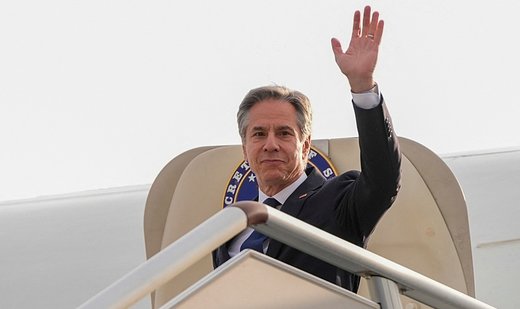 U.S. secretary of state lands in China on crucial visit