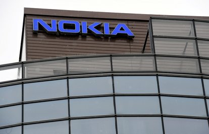 Nokia10binkişiyiiştençıkarıyor