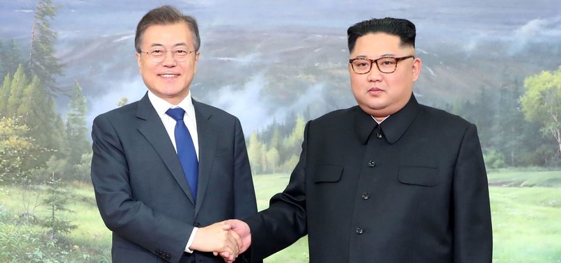 NORTH AND SOUTH KOREAN LEADERS HOLD SURPRISE 2ND SUMMIT
